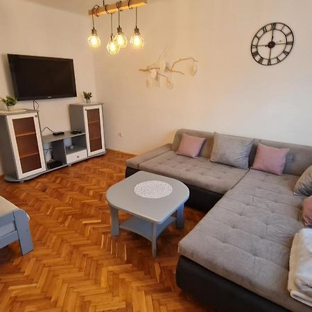 Ri-Jo Apartman Mohács エクステリア 写真